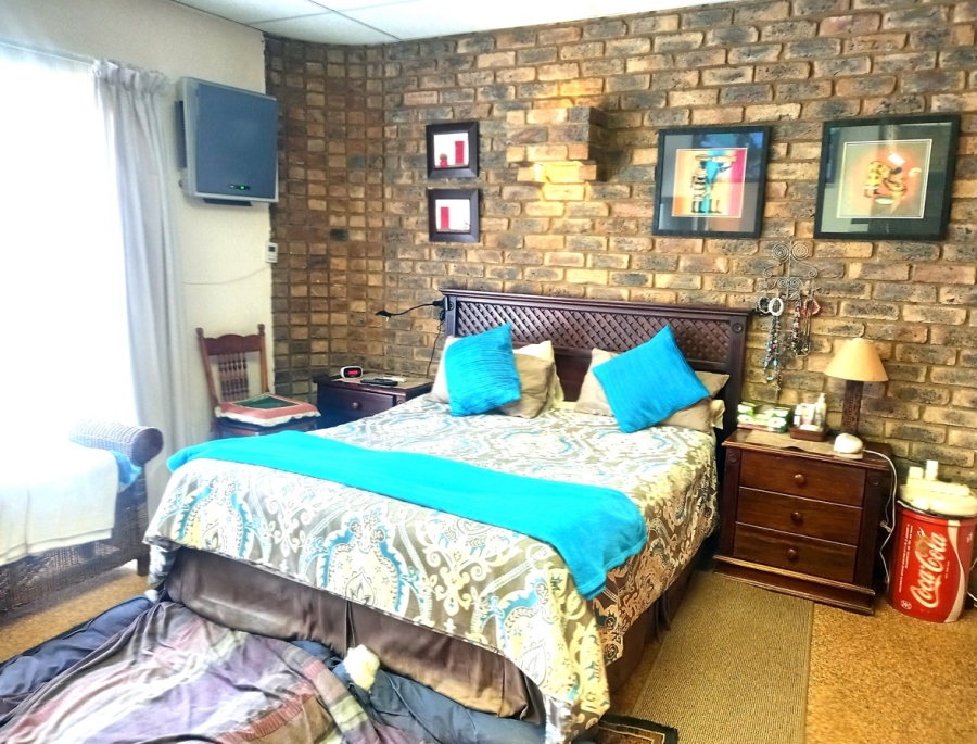 4 Bedroom Property for Sale in Monument Park Gauteng