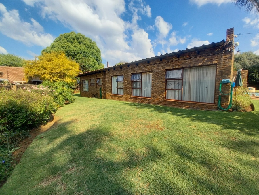 4 Bedroom Property for Sale in Monument Park Gauteng