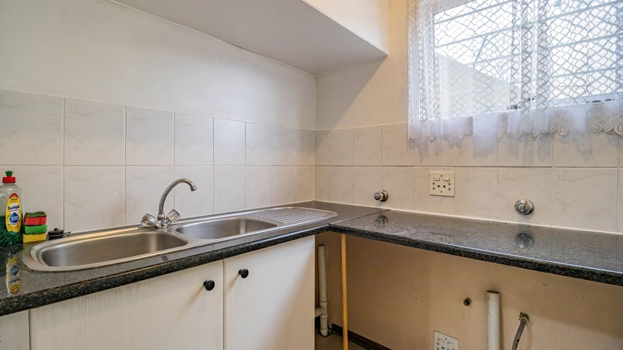 To Let 1 Bedroom Property for Rent in North Riding Gauteng