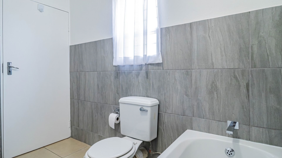 To Let 1 Bedroom Property for Rent in North Riding Gauteng