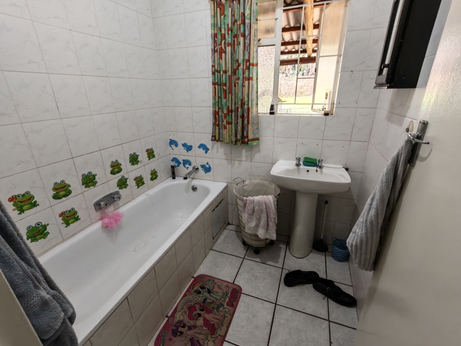4 Bedroom Property for Sale in Ninapark Gauteng