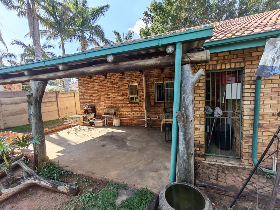 4 Bedroom Property for Sale in Ninapark Gauteng