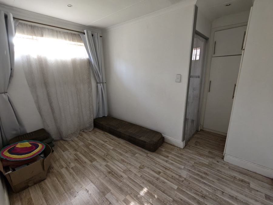 4 Bedroom Property for Sale in Ninapark Gauteng