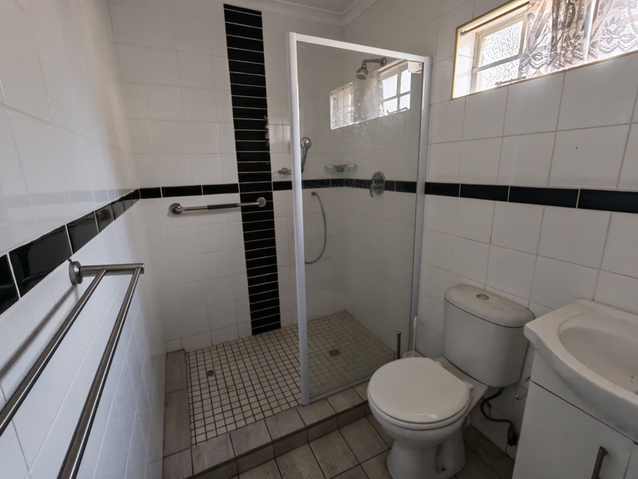 4 Bedroom Property for Sale in Ninapark Gauteng