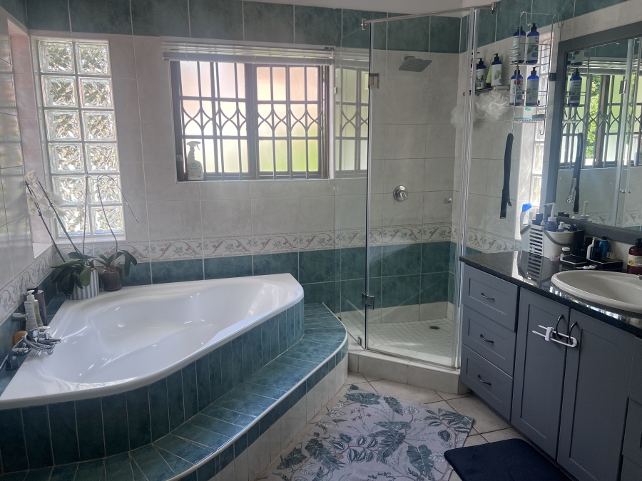 To Let 4 Bedroom Property for Rent in Waterkloof Gauteng