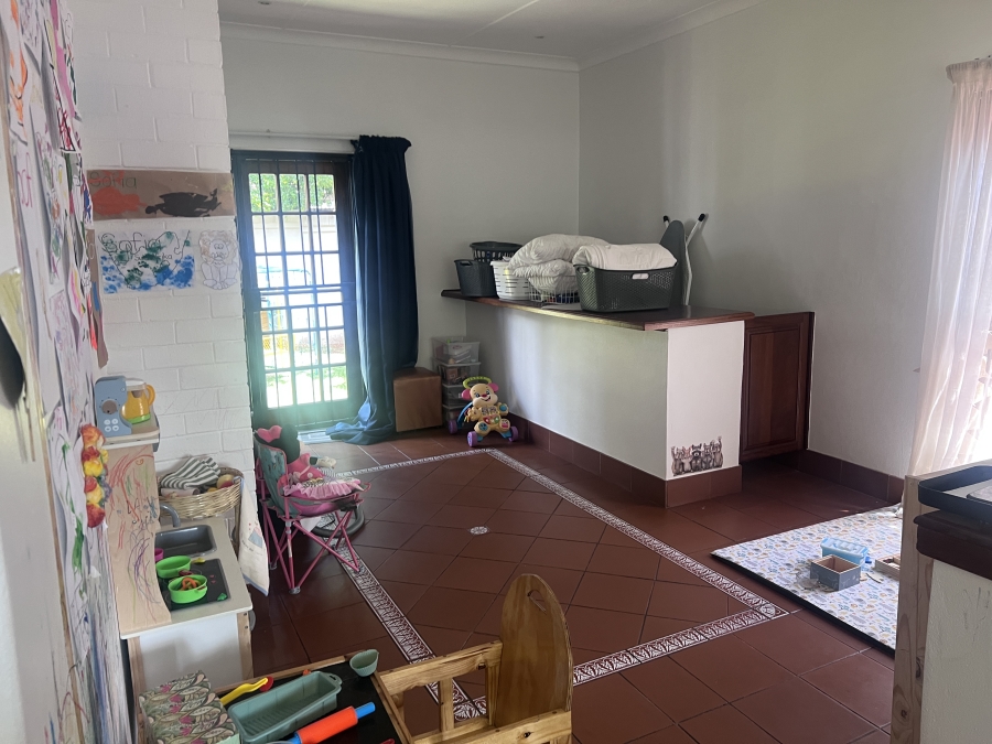 To Let 4 Bedroom Property for Rent in Waterkloof Gauteng