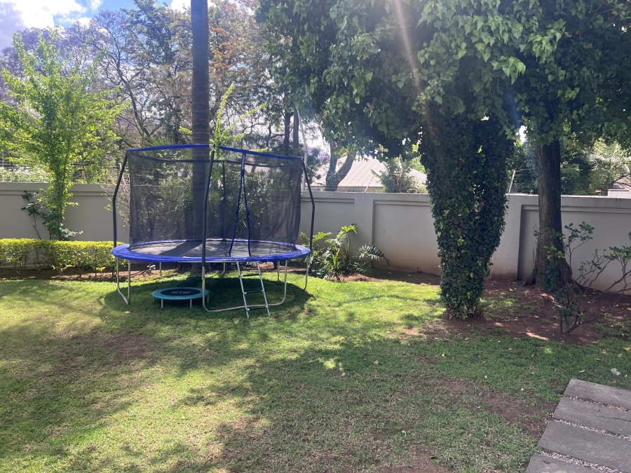 To Let 4 Bedroom Property for Rent in Waterkloof Gauteng