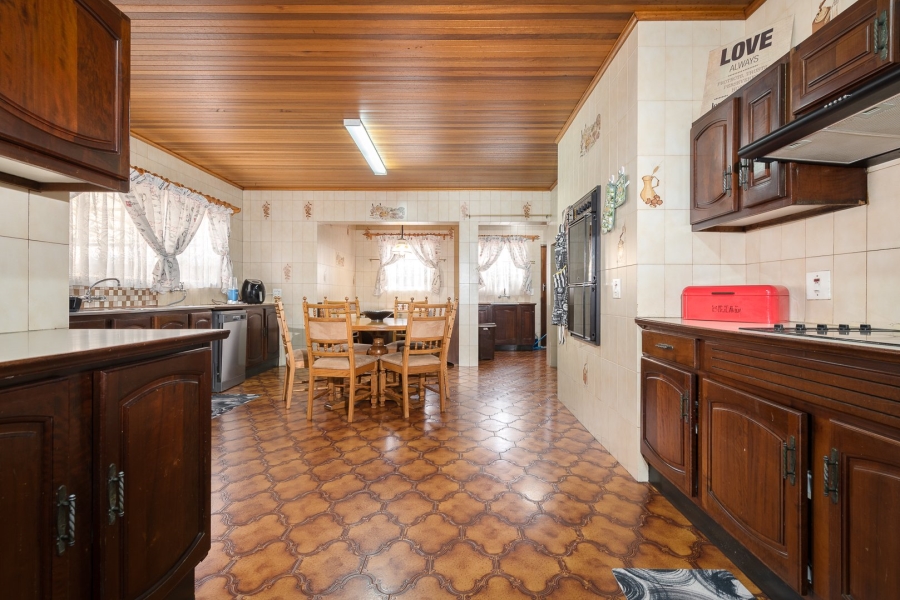 4 Bedroom Property for Sale in Brackenhurst Gauteng