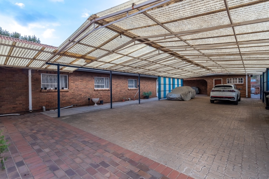 4 Bedroom Property for Sale in Brackenhurst Gauteng