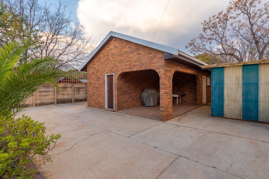 4 Bedroom Property for Sale in Brackenhurst Gauteng