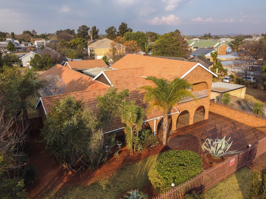 4 Bedroom Property for Sale in Brackenhurst Gauteng