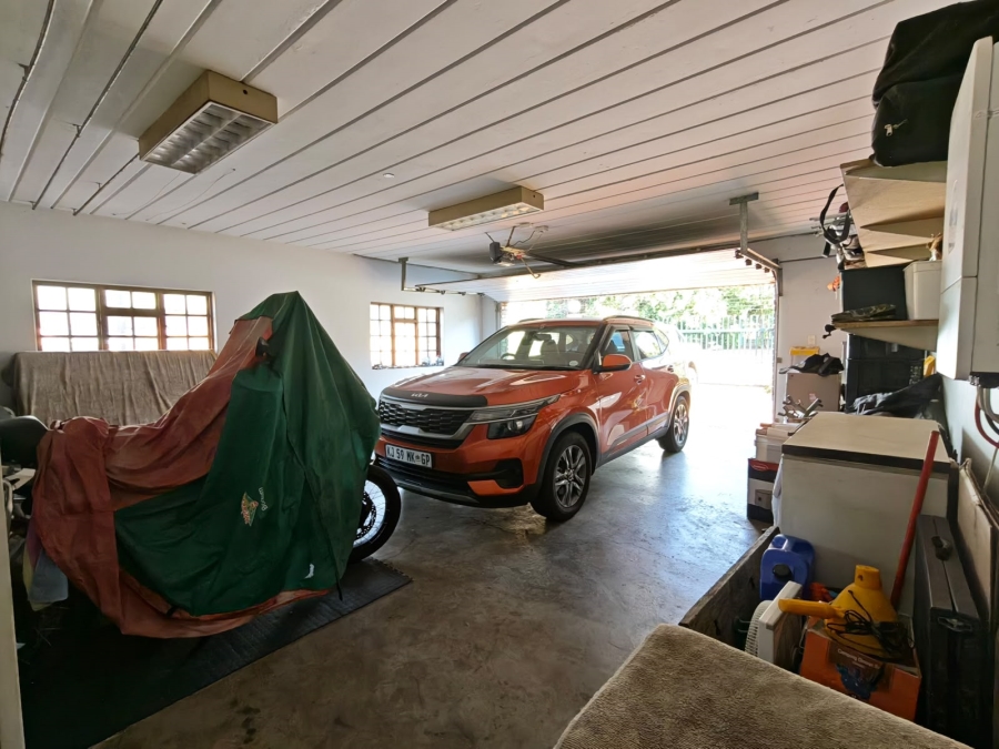 6 Bedroom Property for Sale in Ninapark Gauteng