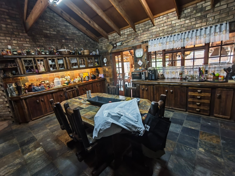 6 Bedroom Property for Sale in Ninapark Gauteng