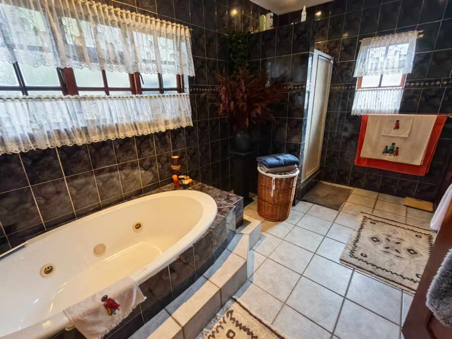 6 Bedroom Property for Sale in Ninapark Gauteng