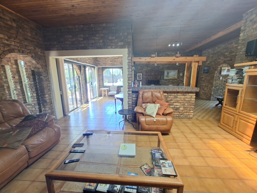4 Bedroom Property for Sale in Die Wilgers Gauteng