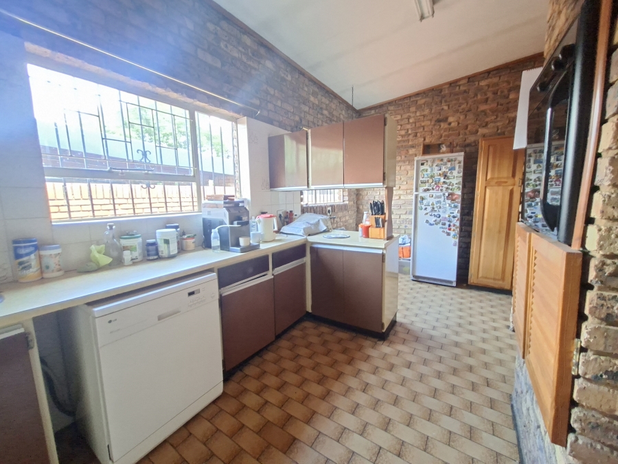 4 Bedroom Property for Sale in Die Wilgers Gauteng