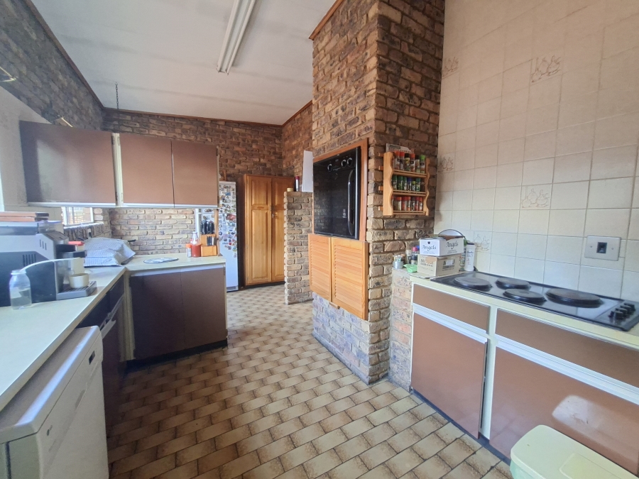 4 Bedroom Property for Sale in Die Wilgers Gauteng