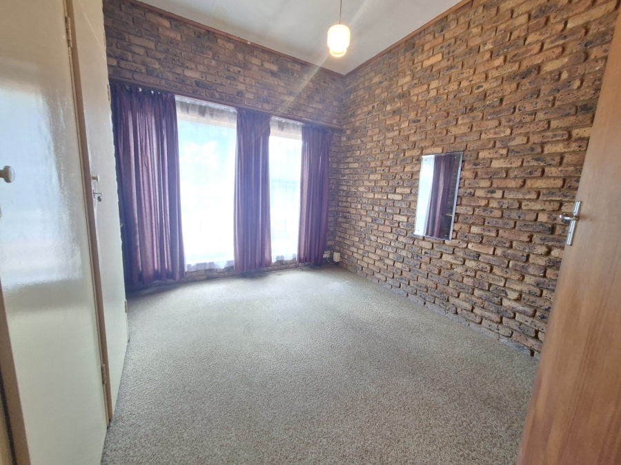 4 Bedroom Property for Sale in Die Wilgers Gauteng