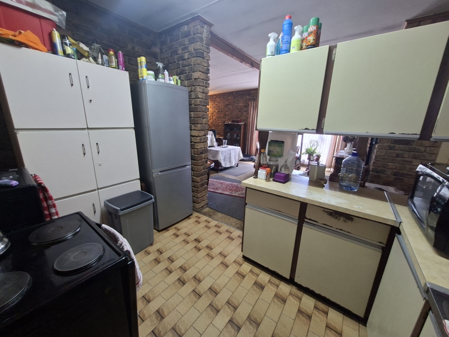 4 Bedroom Property for Sale in Die Wilgers Gauteng