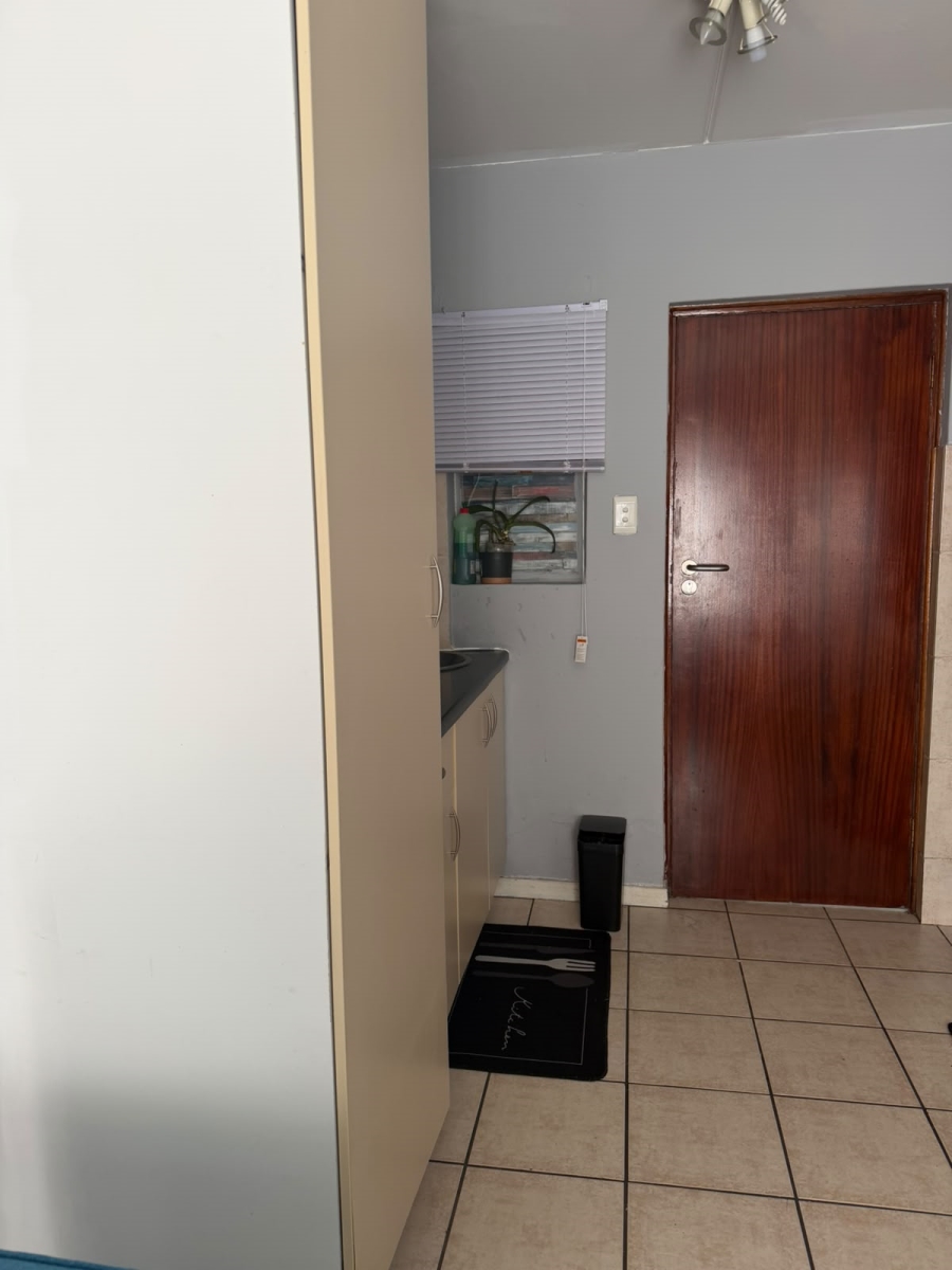 To Let 1 Bedroom Property for Rent in Braamfontein Werf Gauteng
