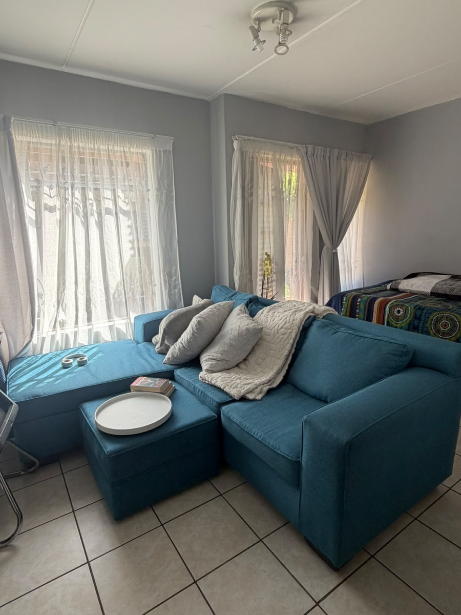 To Let 1 Bedroom Property for Rent in Braamfontein Werf Gauteng