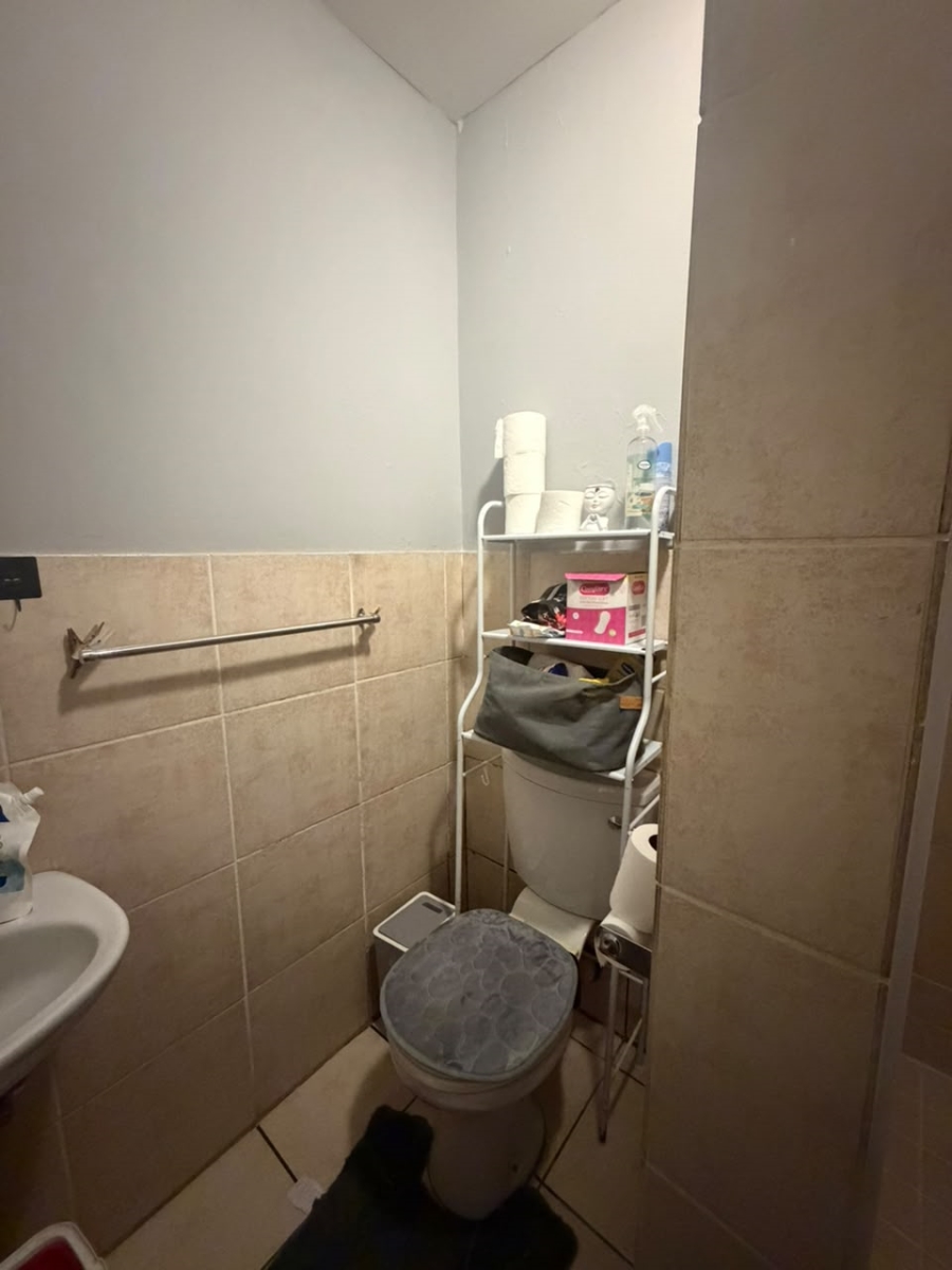 To Let 1 Bedroom Property for Rent in Braamfontein Werf Gauteng