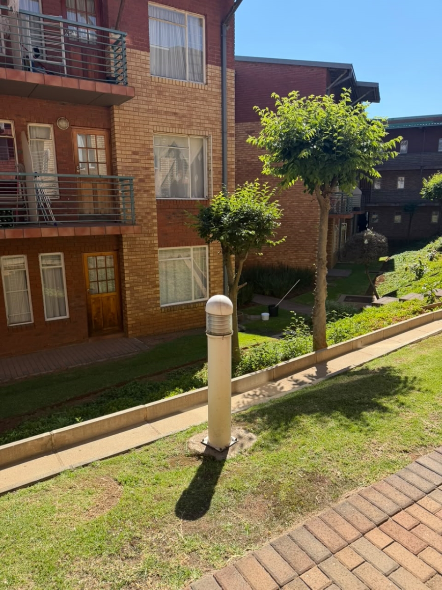To Let 1 Bedroom Property for Rent in Braamfontein Werf Gauteng
