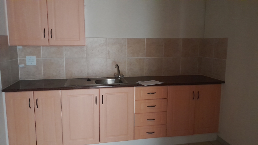 To Let Commercial Property for Rent in Faerie Glen Gauteng