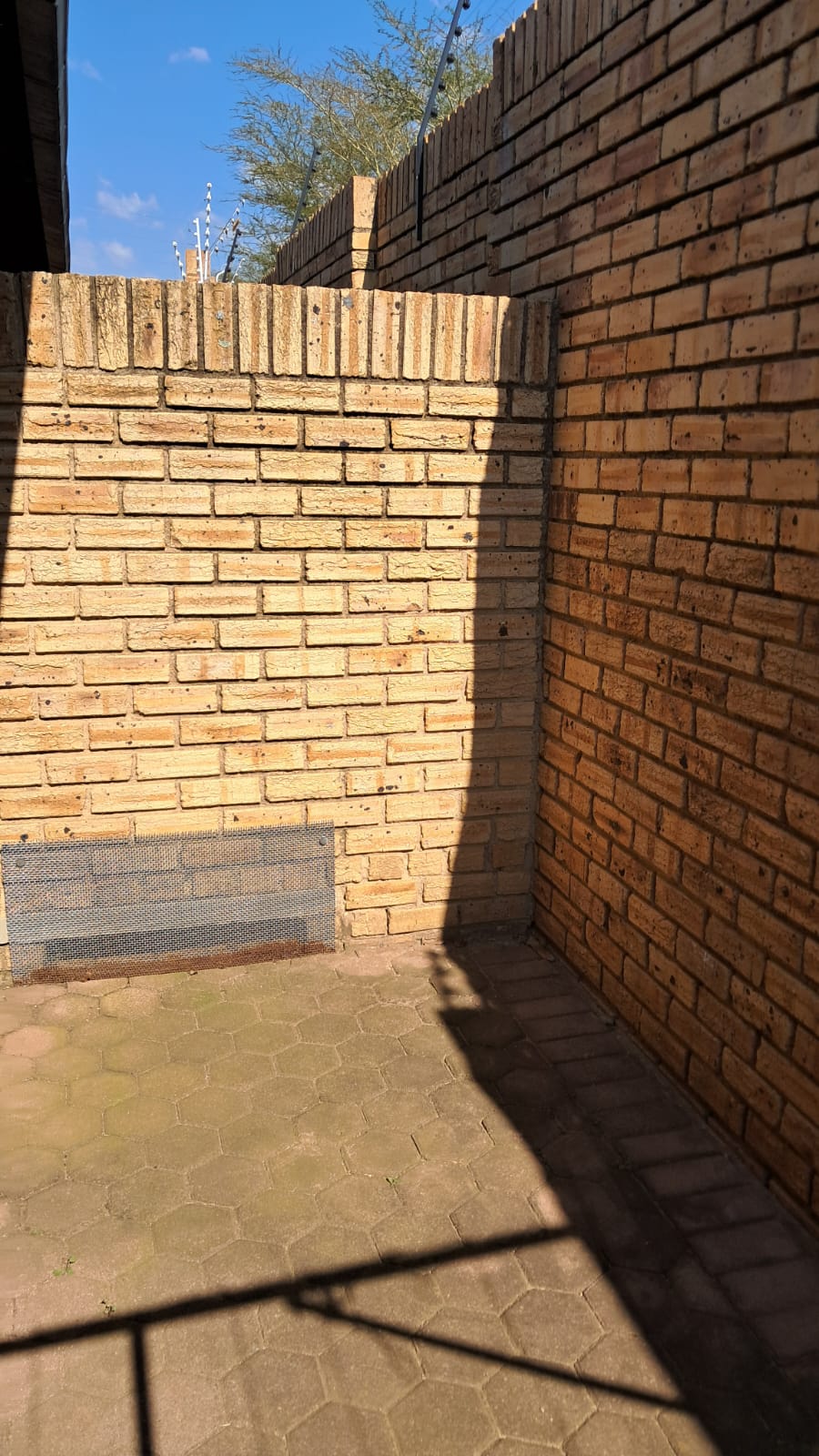 2 Bedroom Property for Sale in Noordheuwel Gauteng
