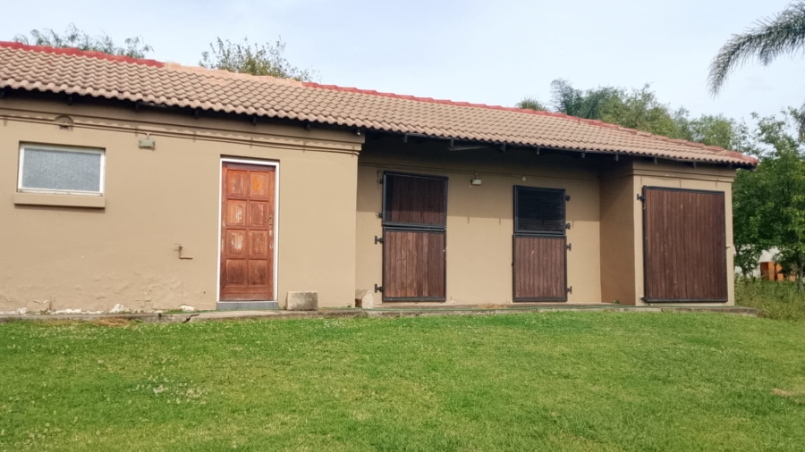 7 Bedroom Property for Sale in Mooikloof Gauteng