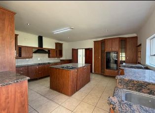7 Bedroom Property for Sale in Mooikloof Gauteng