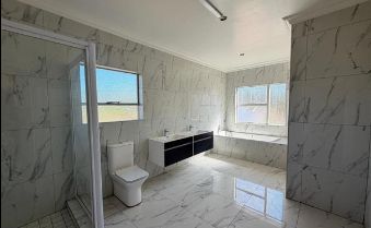 7 Bedroom Property for Sale in Mooikloof Gauteng