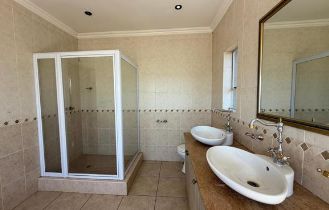 7 Bedroom Property for Sale in Mooikloof Gauteng