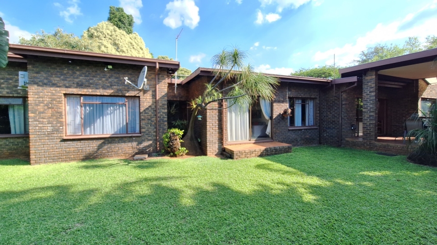 3 Bedroom Property for Sale in Theresa Park Gauteng