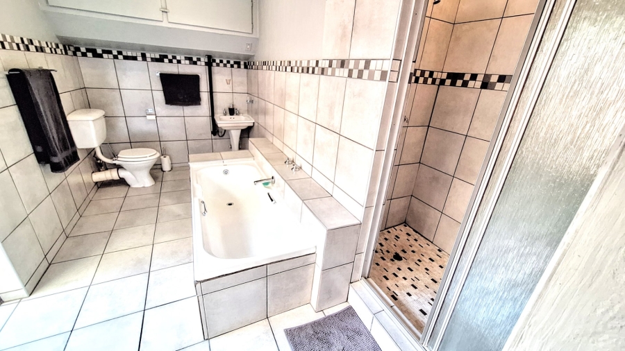 3 Bedroom Property for Sale in Theresa Park Gauteng
