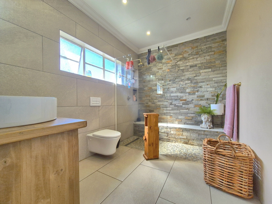 5 Bedroom Property for Sale in Brenthurst Gauteng