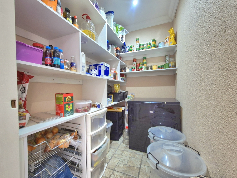 5 Bedroom Property for Sale in Brenthurst Gauteng