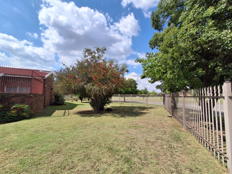 2 Bedroom Property for Sale in Three Rivers Gauteng