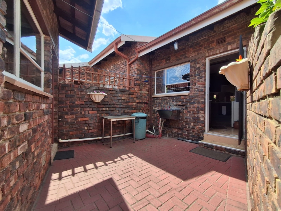 2 Bedroom Property for Sale in Three Rivers Gauteng