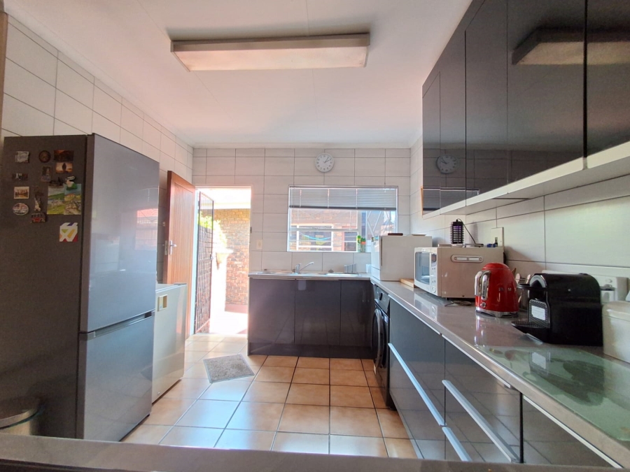 2 Bedroom Property for Sale in Three Rivers Gauteng