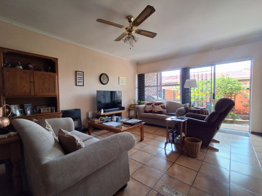 2 Bedroom Property for Sale in Three Rivers Gauteng