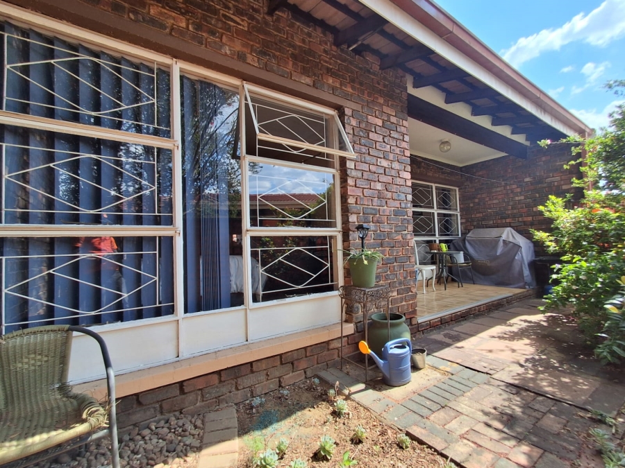 2 Bedroom Property for Sale in Three Rivers Gauteng