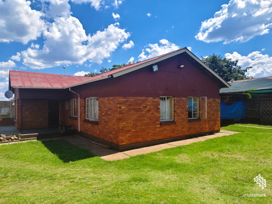 3 Bedroom Property for Sale in Vanderbijlpark Cw 6 Gauteng