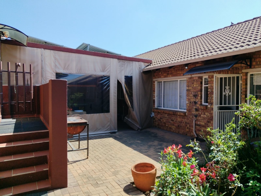 3 Bedroom Property for Sale in Terenure Gauteng