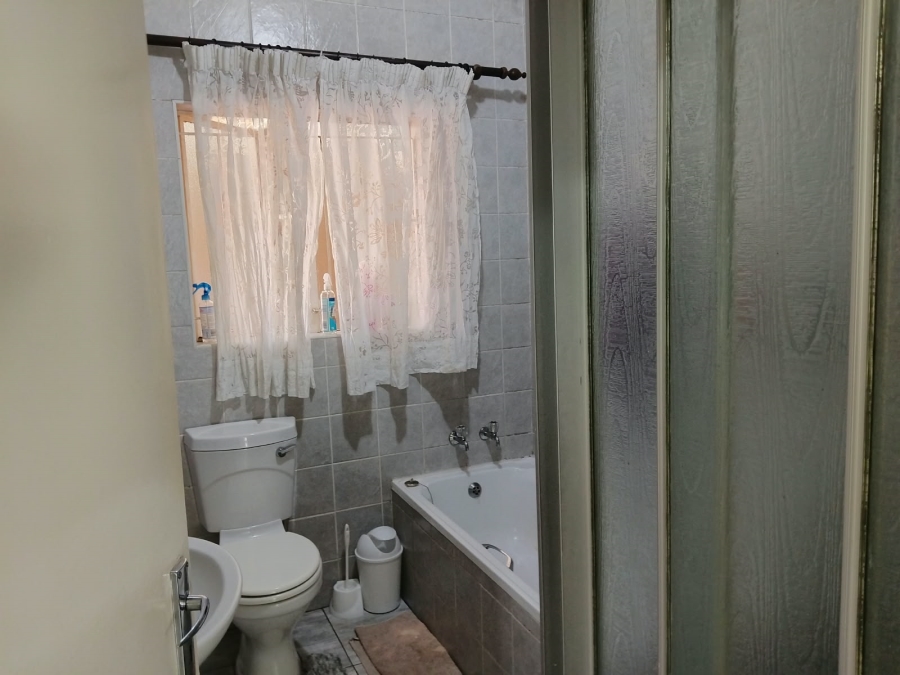 3 Bedroom Property for Sale in Terenure Gauteng