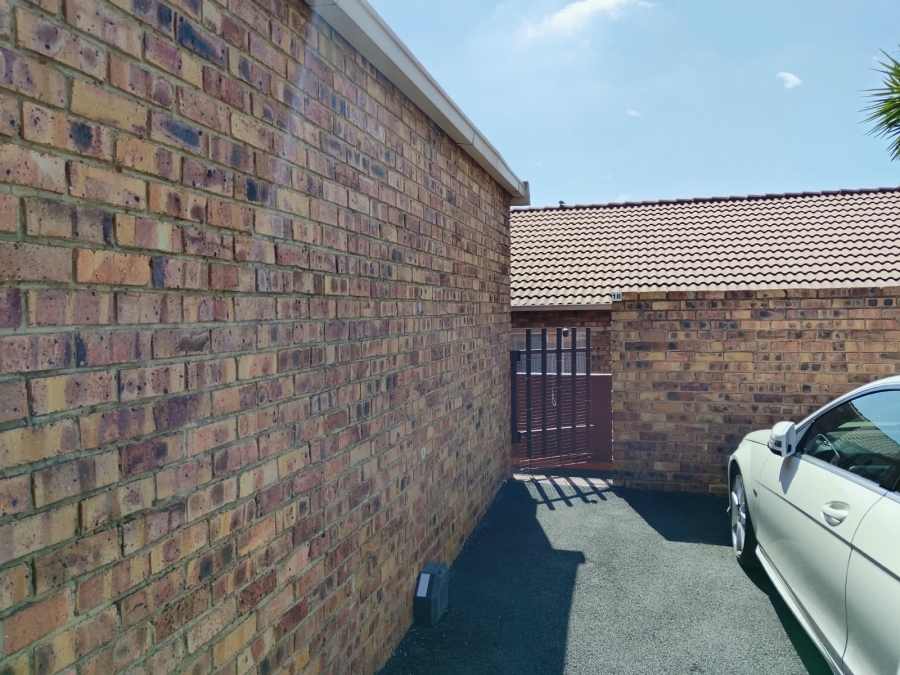 3 Bedroom Property for Sale in Terenure Gauteng