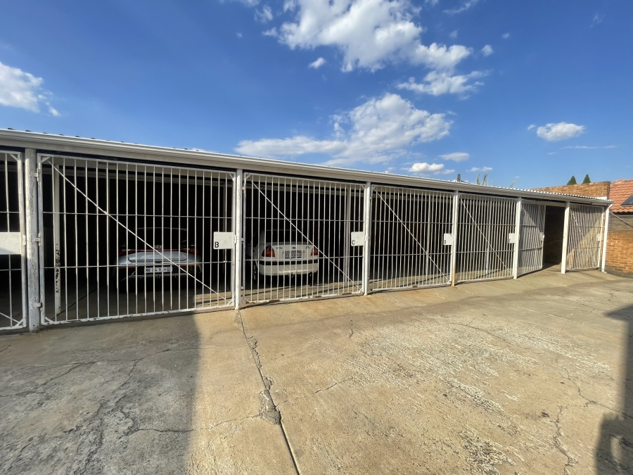 2 Bedroom Property for Sale in Casseldale Gauteng
