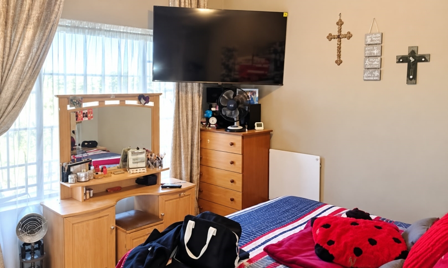 2 Bedroom Property for Sale in Sonneveld Gauteng