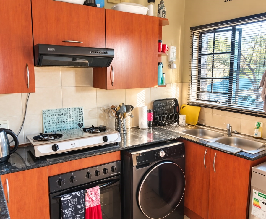 2 Bedroom Property for Sale in Sonneveld Gauteng