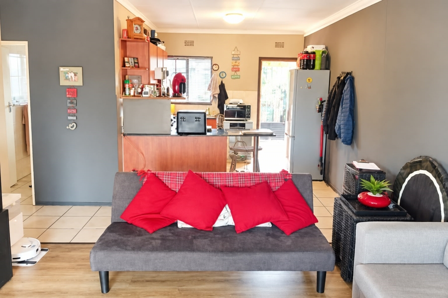 2 Bedroom Property for Sale in Sonneveld Gauteng